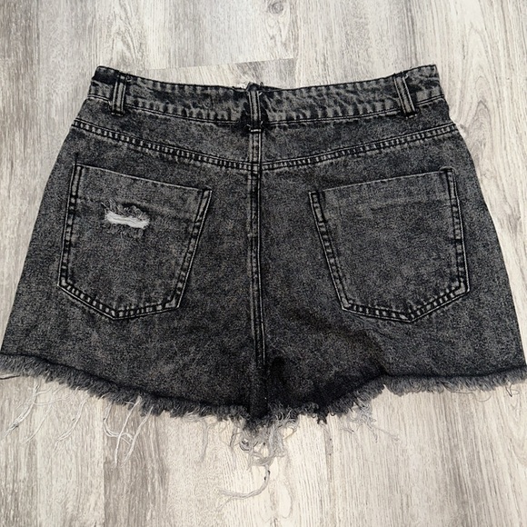 Black ripped jeans shorts - Picture 3 of 3